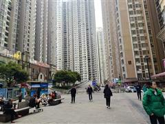半山小镇房东直租门面  180平方 